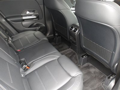 2025 Mercedes-BENZ GLA 缩略图 41