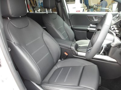 MERCEDES-BENZ GLA - 4