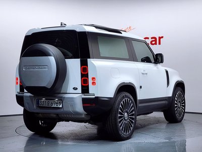 LAND ROVER DEFENDER - 3