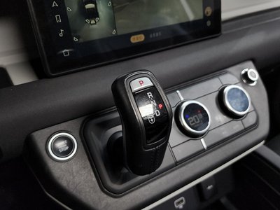 LAND ROVER DEFENDER - 9