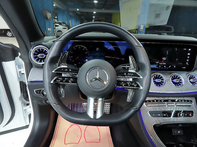 MERCEDES-BENZ E-CLASS - 9