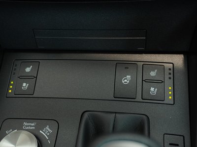 2023 Lexus IS — миниатюра 39