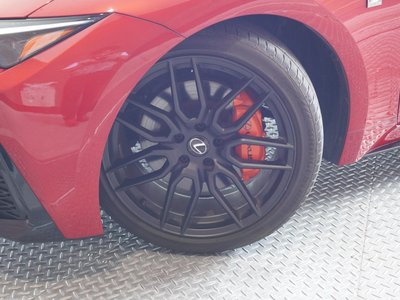 2023 Lexus IS — миниатюра 15