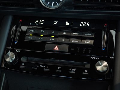 2023 Lexus IS — миниатюра 31