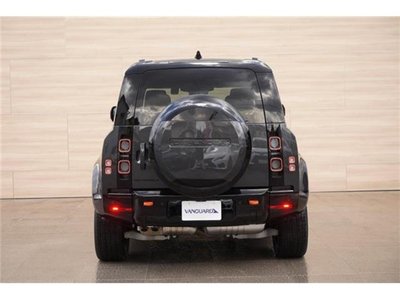 LAND ROVER DEFENDER - 9