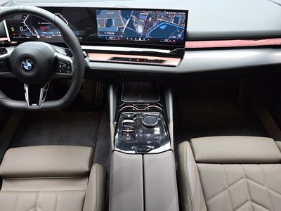 2025 BMW 5 SERIES 照片 5