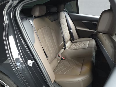2025 BMW 5 SERIES — миниатюра 12