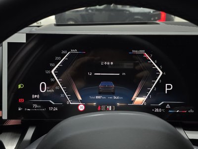 2025 BMW 5 SERIES 照片 8