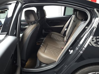 2025 BMW 5 SERIES — миниатюра 11