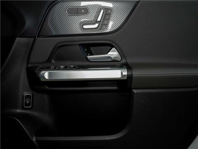 MERCEDES-BENZ GLB - 6