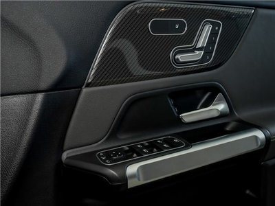 MERCEDES-BENZ GLB - 8