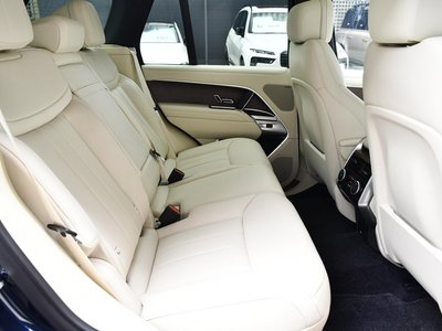 صورة 10 لـ 2023 LAND Rover RANGE ROVER
