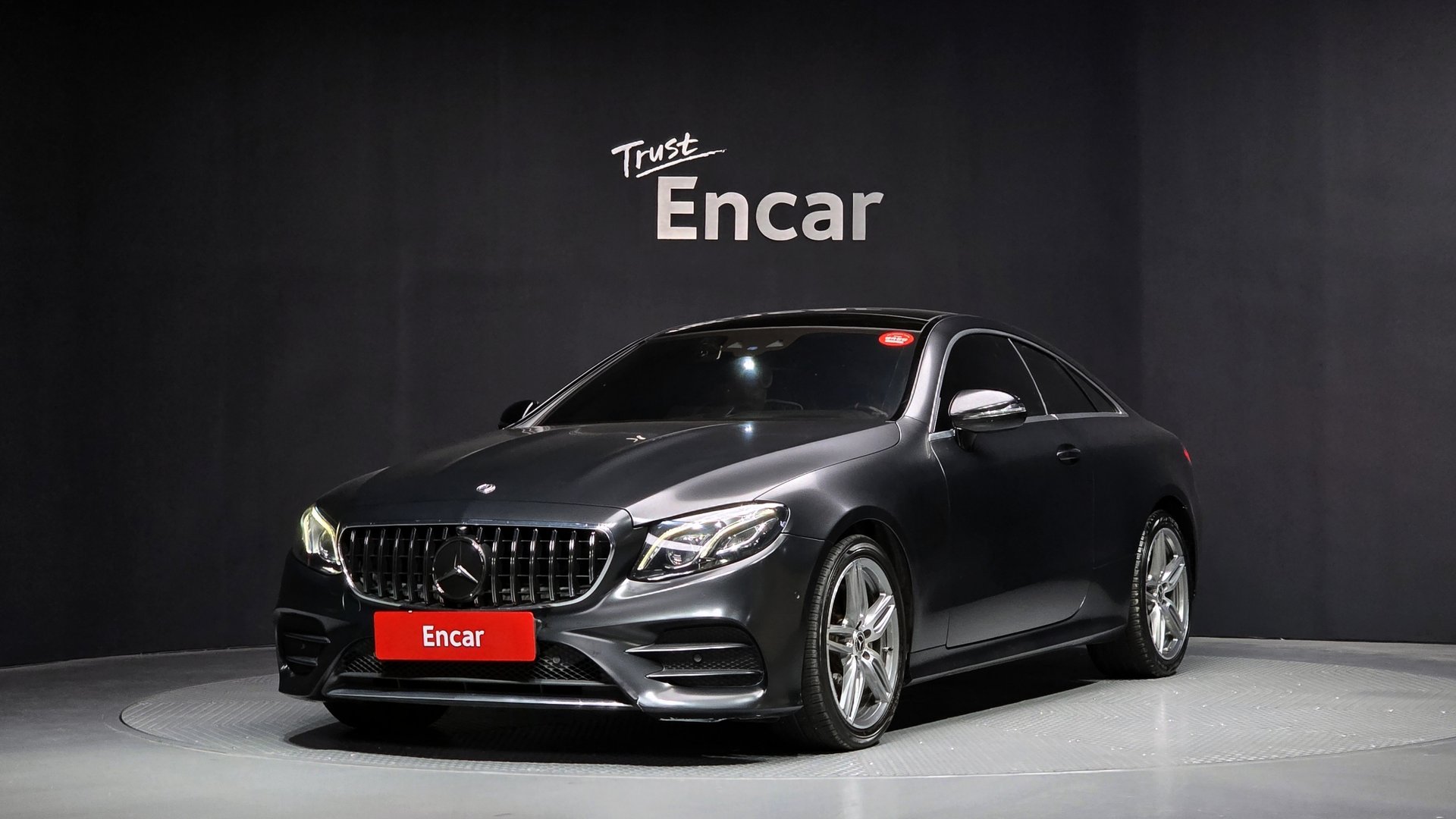 MERCEDES-BENZ E-CLASS - View 1