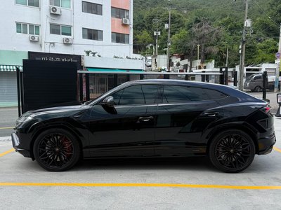 2025 Lamborghini URUS 照片 2