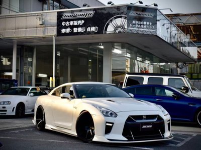 NISSAN GT-R - 2