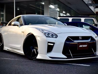 NISSAN GT-R - 1