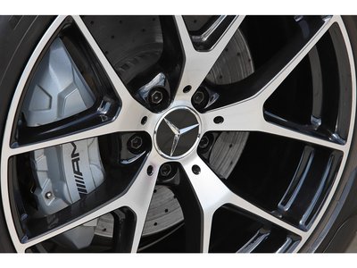 MERCEDES-BENZ GLC AMG - 10