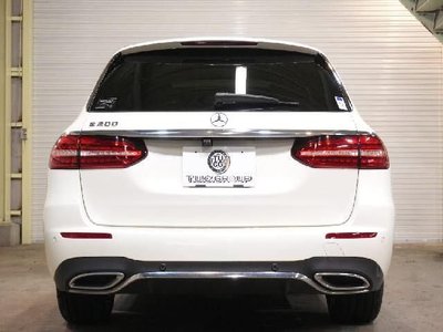 MERCEDES-BENZ E-CLASS - 8