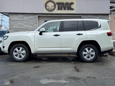 TOYOTA LAND CRUISER 300 - 5