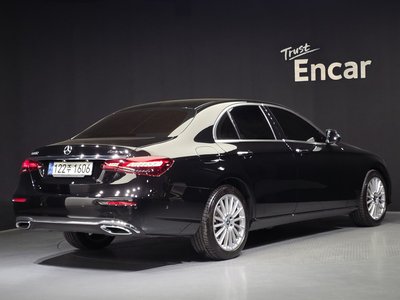 MERCEDES-BENZ E-CLASS - 3