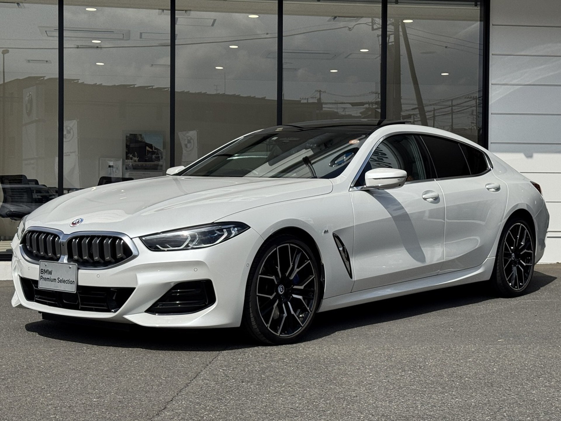BMW 8 SERIES GRAN COUPE - View 1