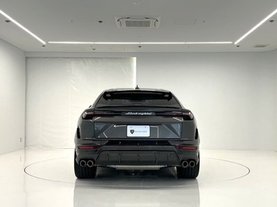 LAMBORGHINI URUS - 10