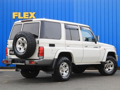 TOYOTA LAND CRUISER 70 - 4