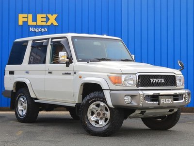 TOYOTA LAND CRUISER 70 - 3