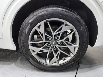 صورة 8 لـ 2021 Genesis GV70