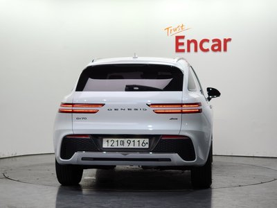صورة 3 لـ 2021 Genesis GV70