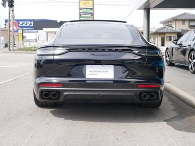 PORSCHE PANAMERA - 8