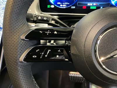 2025 Mercedes-BENZ EQE — миниатюра 21