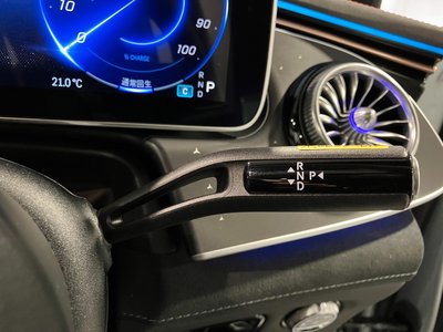 2025 Mercedes-BENZ EQE — миниатюра 23