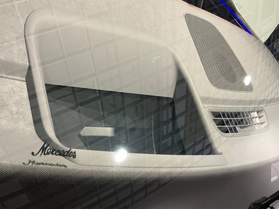 2025 Mercedes-BENZ EQE — миниатюра 24