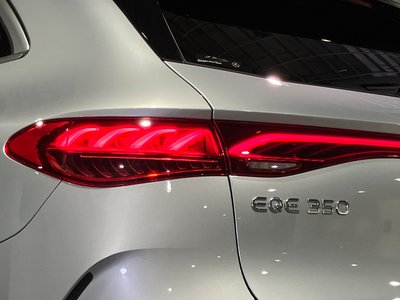 2025 Mercedes-BENZ EQE — миниатюра 35