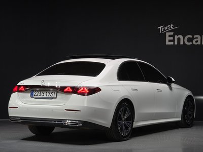 MERCEDES-BENZ E-CLASS - 4