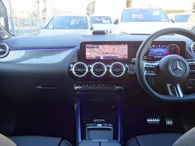 MERCEDES-BENZ GLA - 7