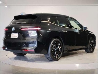BMW IX - 2