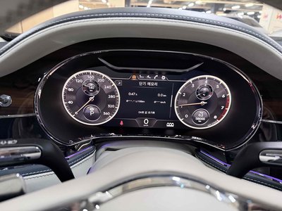 BENTLEY FLYING SPUR - 8