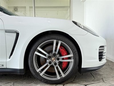 PORSCHE PANAMERA - 4