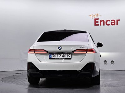 BMW 5 SERIES - 4