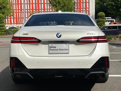 صورة 10 لـ 2025 BMW 5 SERIES