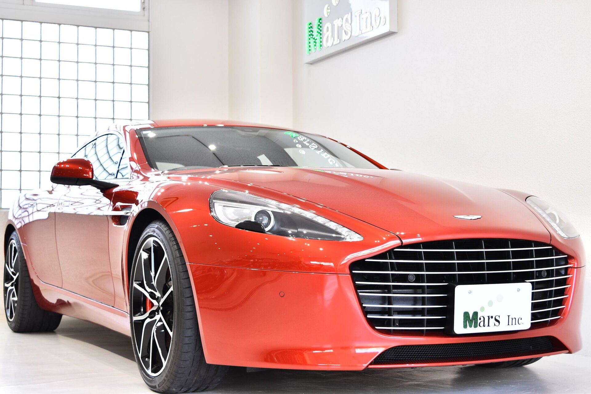 ASTON MARTIN RAPIDE - View 1