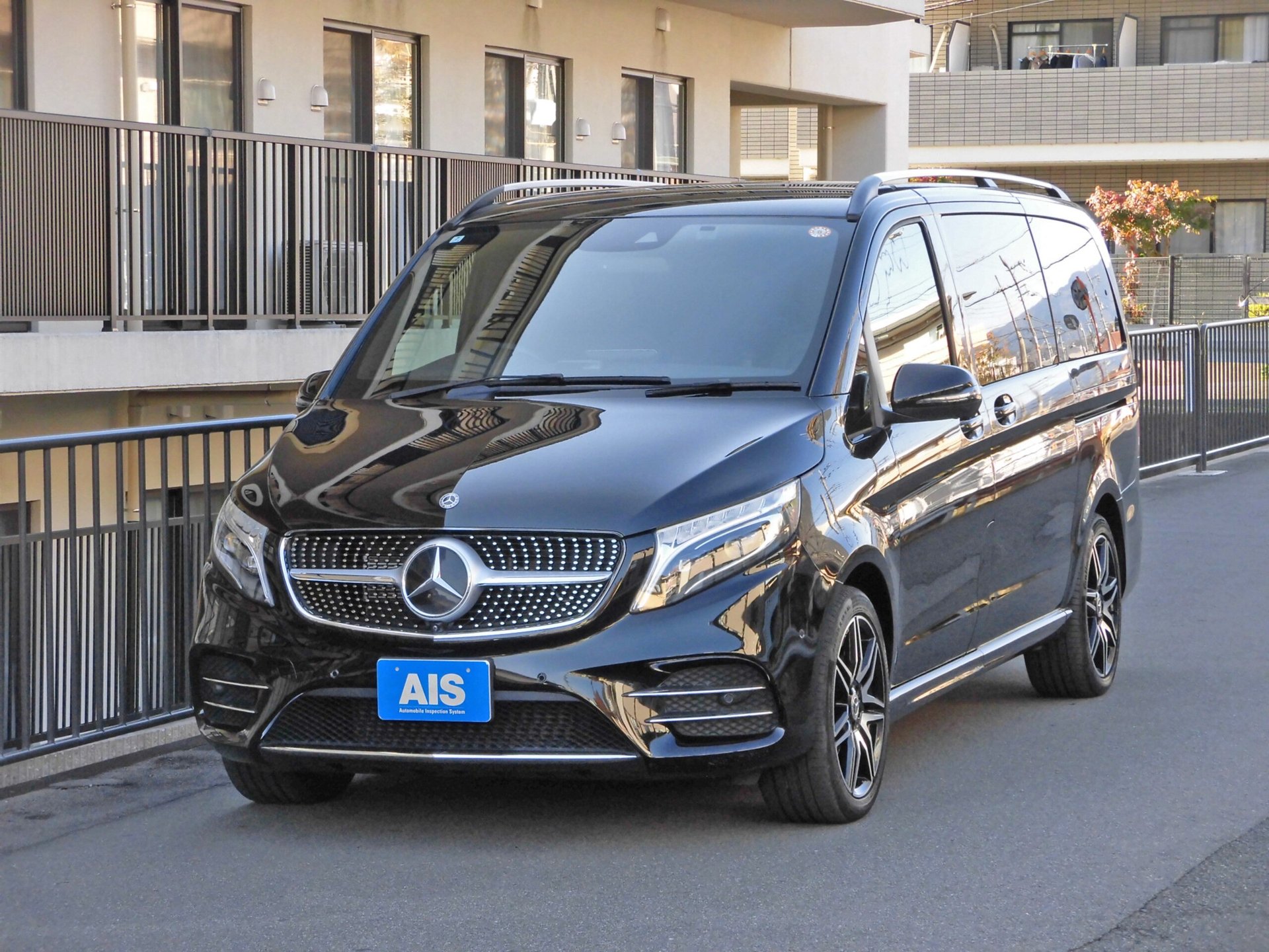 MERCEDES-BENZ V-CLASS - View 1