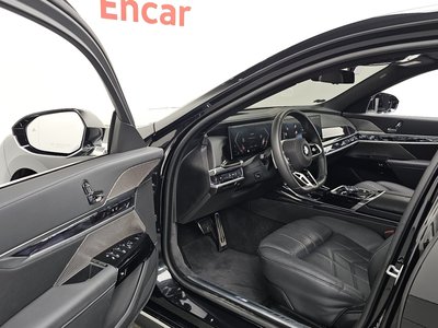 صورة مصغرة 13 لـ 2025 BMW 7 SERIES