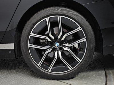صورة 8 لـ 2025 BMW 7 SERIES