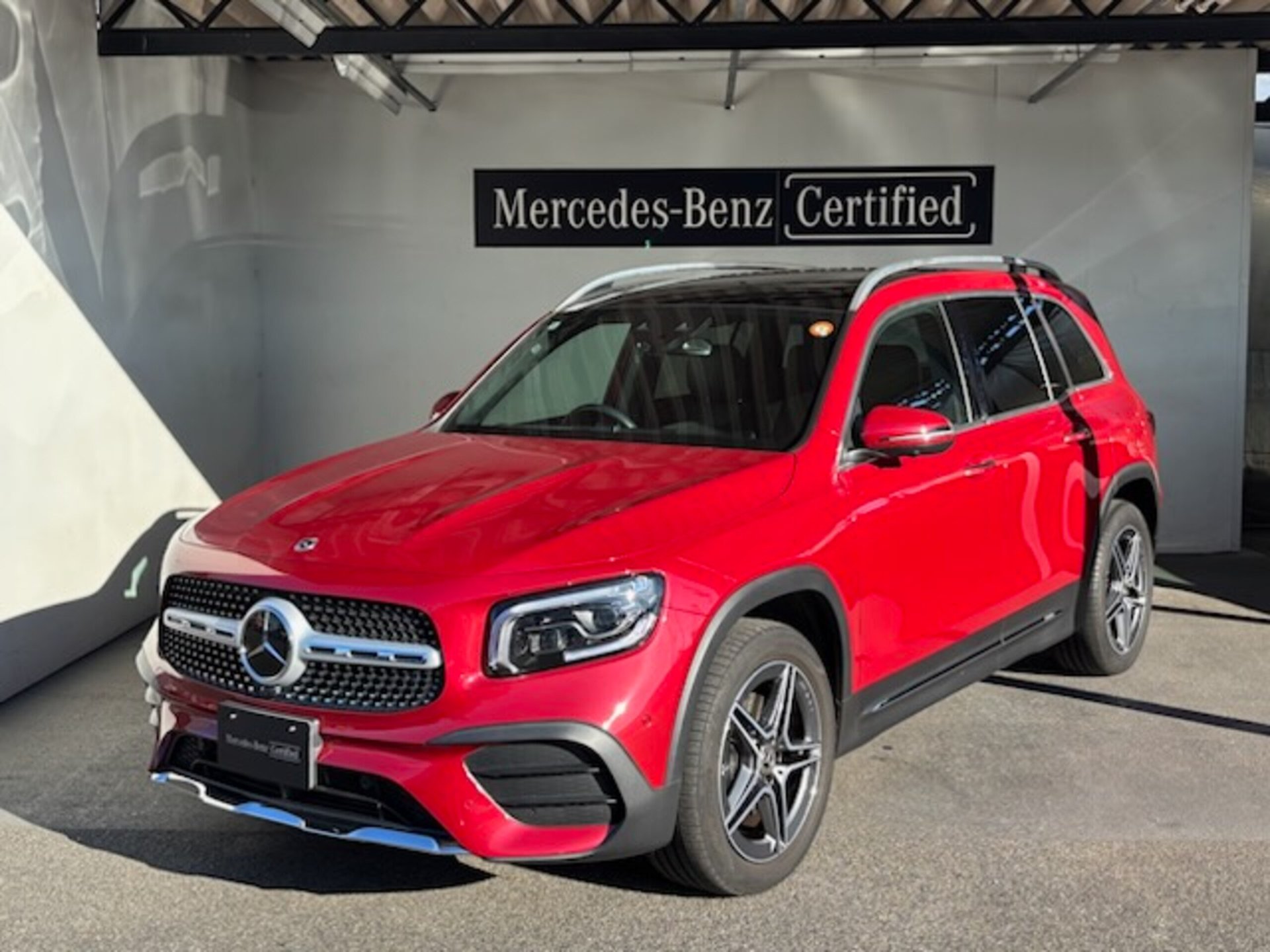 MERCEDES-BENZ GLB - View 1