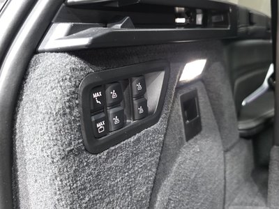 2021 BMW X7 缩略图 38