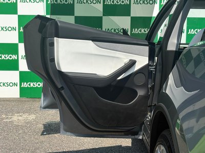 2025 Tesla MODEL Y — миниатюра 25
