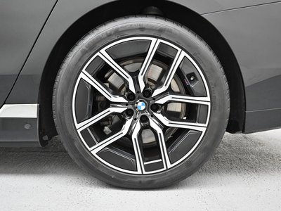 BMW I7 - 6